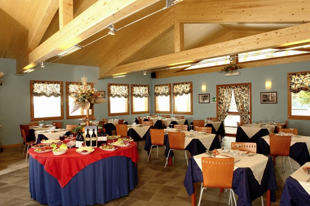 Olympic Mountains Hotel Cesana Torinese Buitenkant foto
