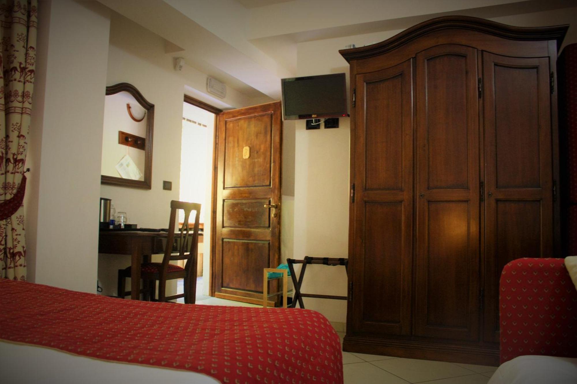 Olympic Mountains Hotel Cesana Torinese Kamer foto