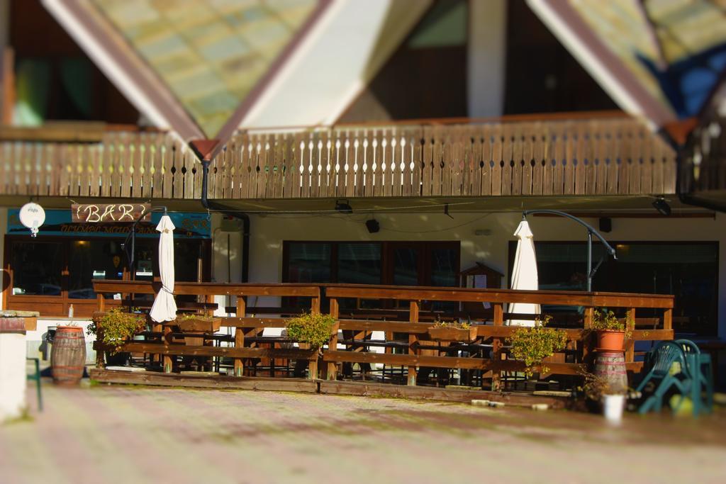 Olympic Mountains Hotel Cesana Torinese Buitenkant foto