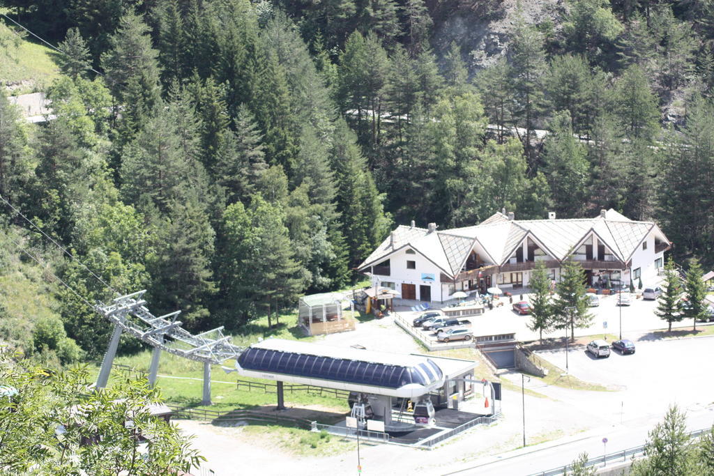 Olympic Mountains Hotel Cesana Torinese Buitenkant foto