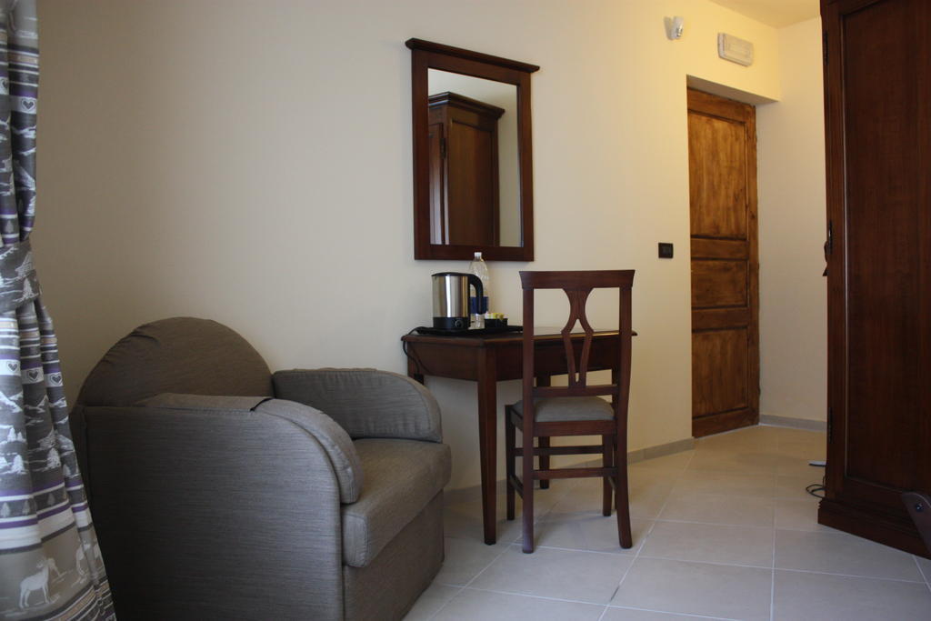 Olympic Mountains Hotel Cesana Torinese Kamer foto
