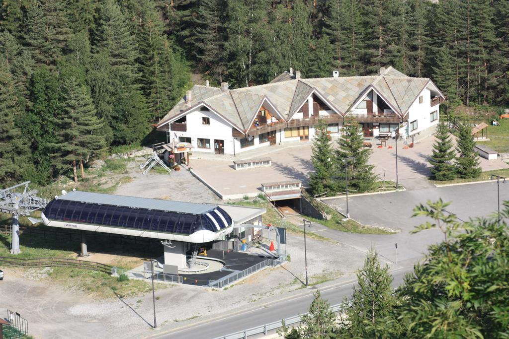 Olympic Mountains Hotel Cesana Torinese Buitenkant foto