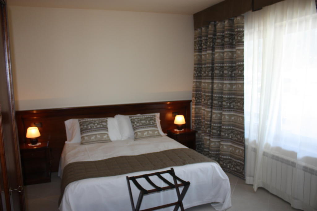 Olympic Mountains Hotel Cesana Torinese Kamer foto